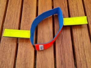 Reflexhalsband Röd 35 cm Bredd 4 cm + 2 gula flärpar