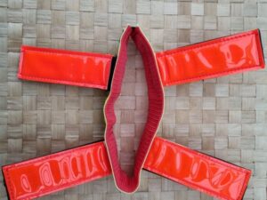 Reflexhalsband Gul 45 cm Bredd 5 cm + 4 röda flärpar