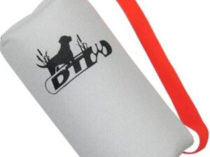 Dummy till apportkastare Vit tyg med orange streamer Längd ca 16 cm Diameter ca 8 cm DT