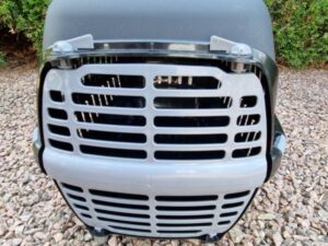 Plastbur Plastdörr Svart/grå 51x31x34 cm Sändes EJ på postorder Hämtas i Höör